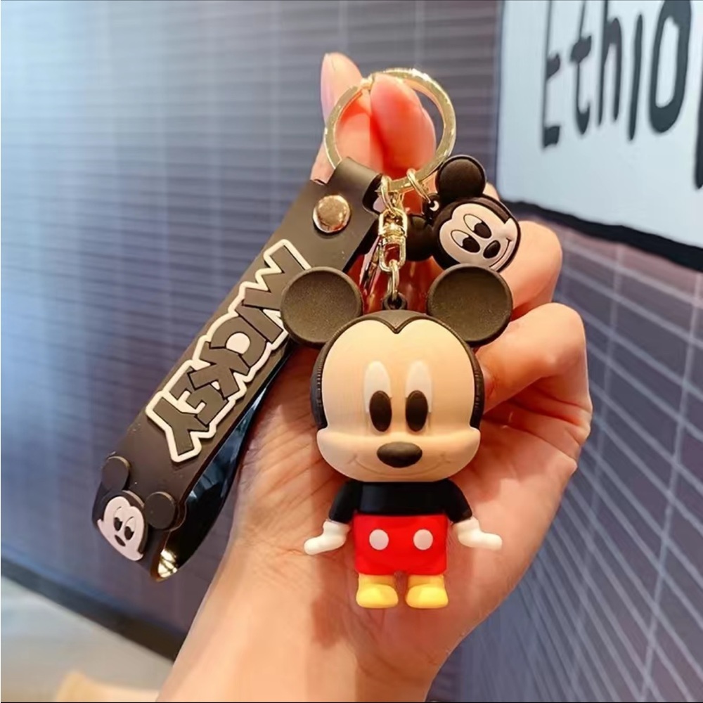 NWOT Cartoon Mickey keychain